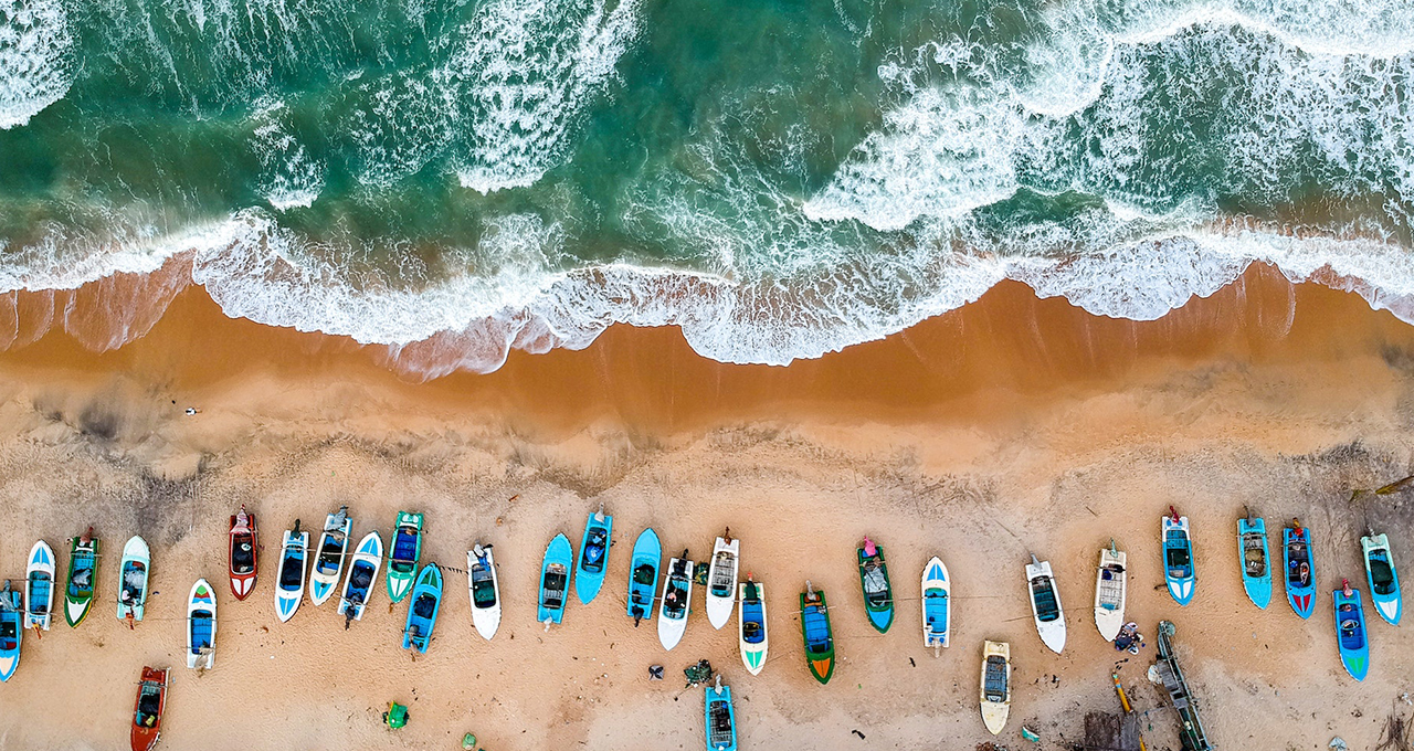 Hanifaru Bay Manta Ray Adventure — Itinerary Poster